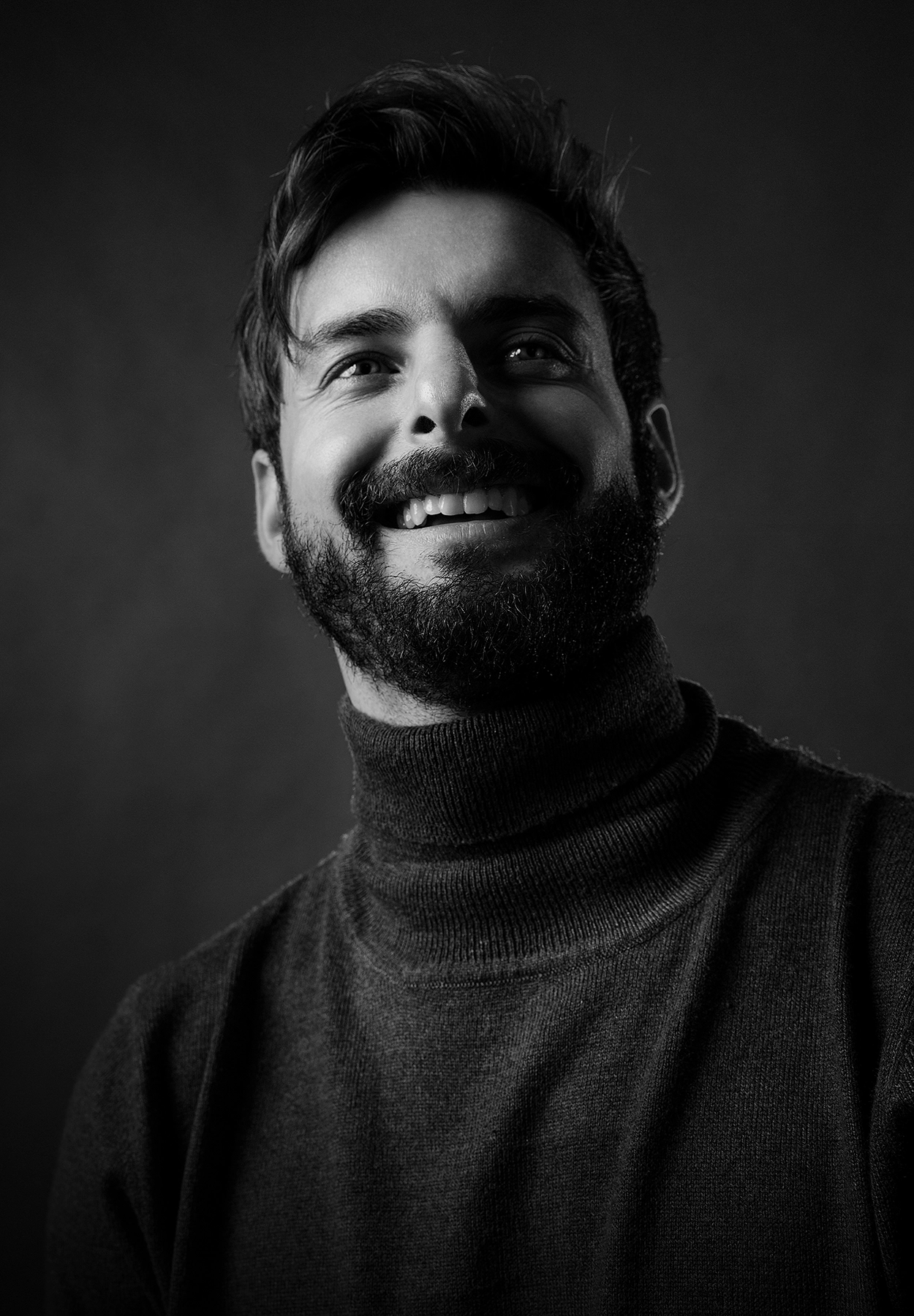 LEANDRO GAROZI Coordenador Criativo Responsável pela liderança da equipe de criação e pelo desenvolvimento de soluções visuais estratégicas, unindo design, conteúdo e performance para os clientes da Pixel no setor jurídico.