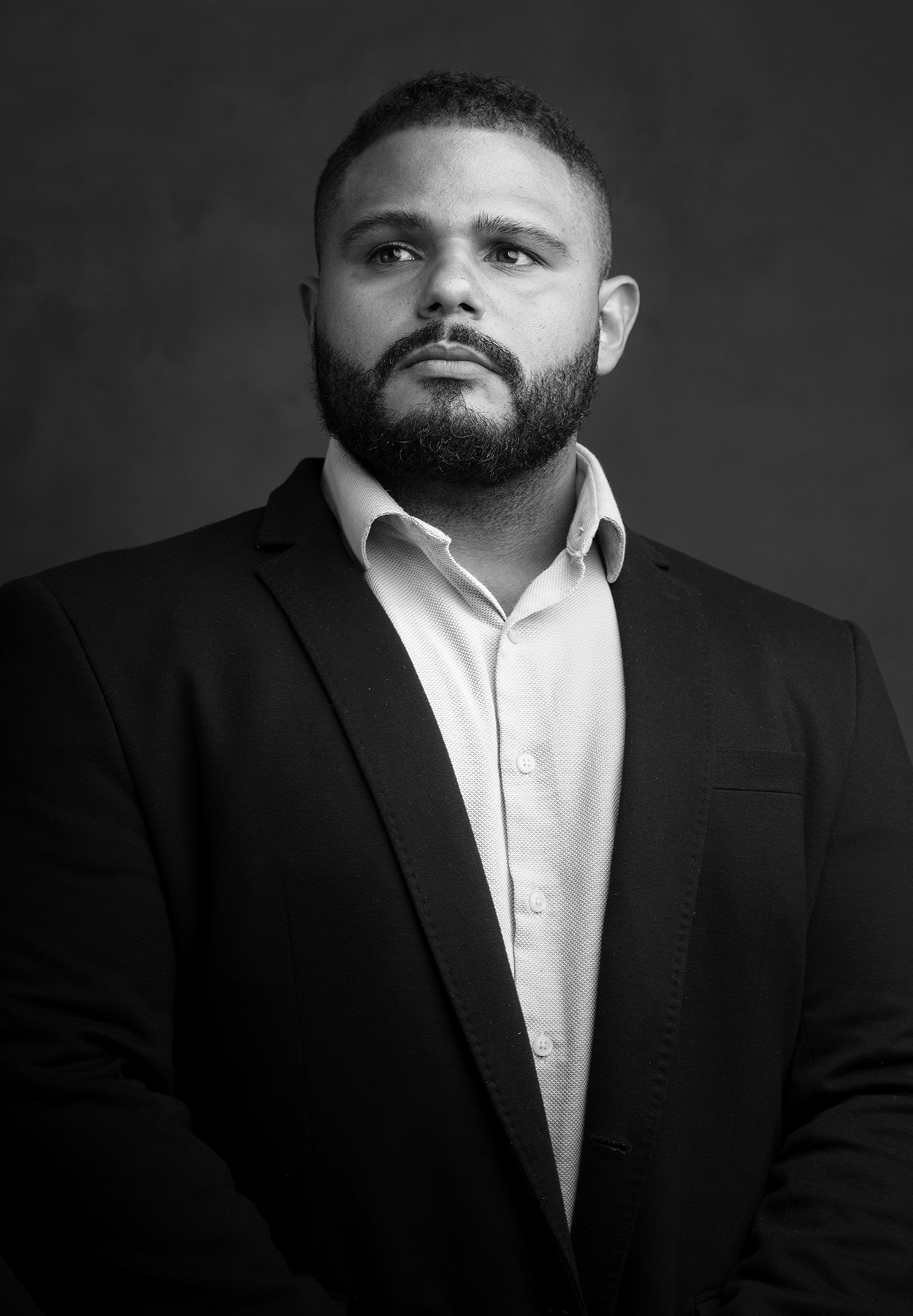 THIAGO CARCHENO CEO Fundador da Pixel e estrategista por trás de mais de R$100 milhões em contratos gerados para escritórios em todo o Brasil.